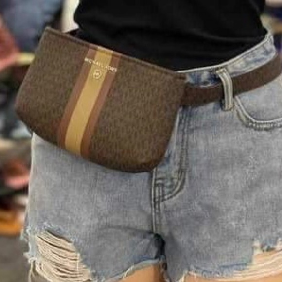 NWT Michael Kors small belt bag - Picture 4 of 8